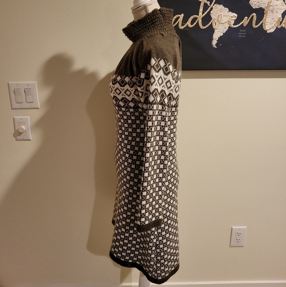 Mocha Design Sweater Dress - Picture 9 of 15